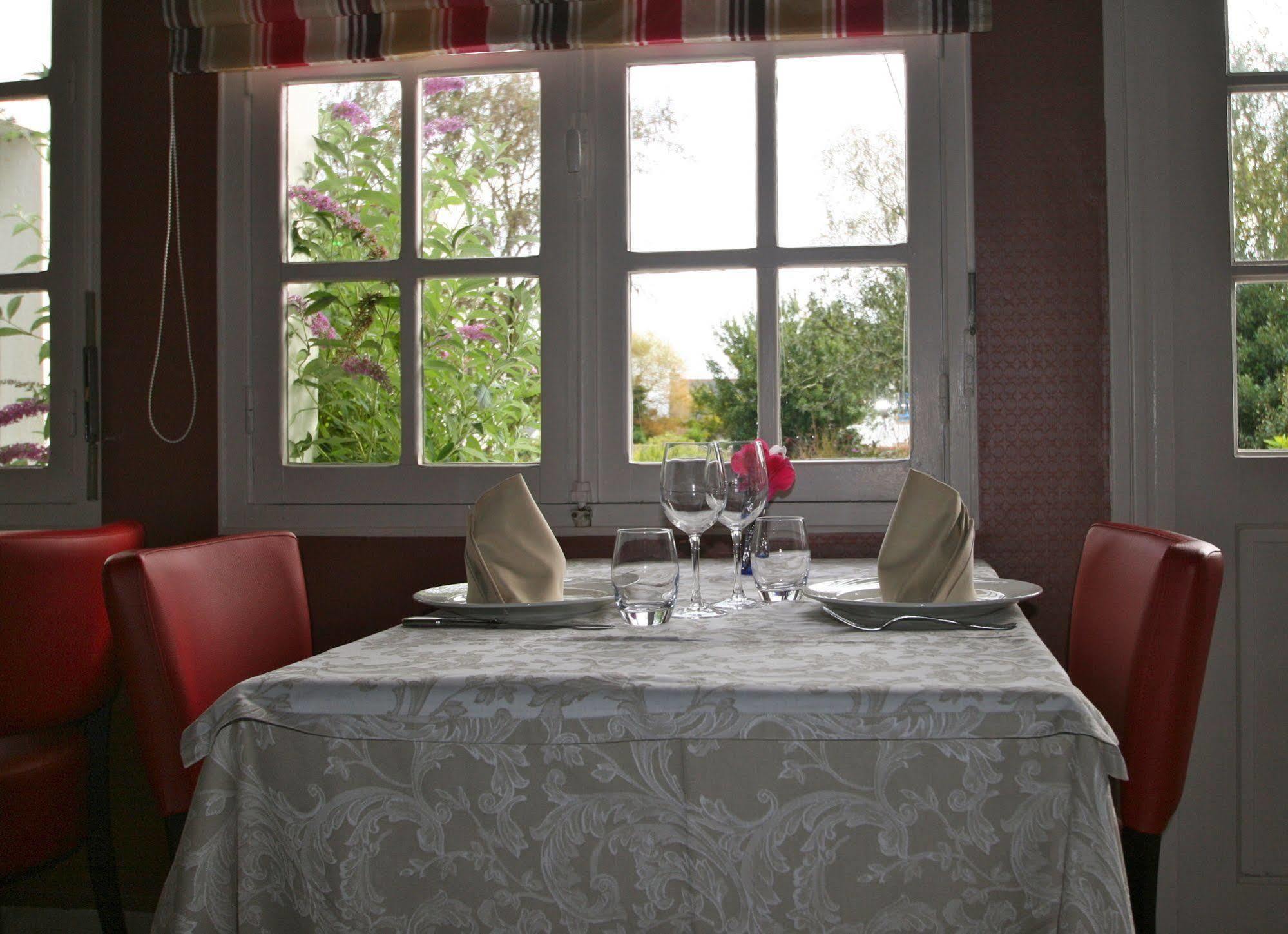 Auberge Du Cabestan Hotel Audierne Zewnętrze zdjęcie